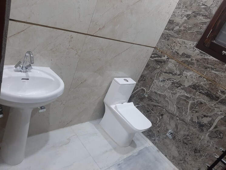 Bathroom, gmada-eco-city 3 Bedroom 1800 Sq.Ft. Builder Floor In North Mullanpur Chandigarh 8637072