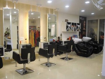 Team Area in  Shop at Sector 7 Dwarka – for Rent