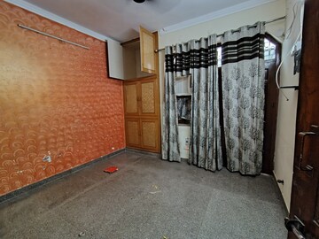 Bedroom in 3 BHK Independent House at Sector 10a – for Rent