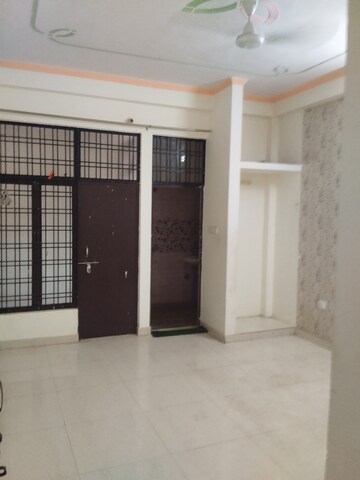 Room in 2 BHK Independent House at Gomti Nagar – for Rent