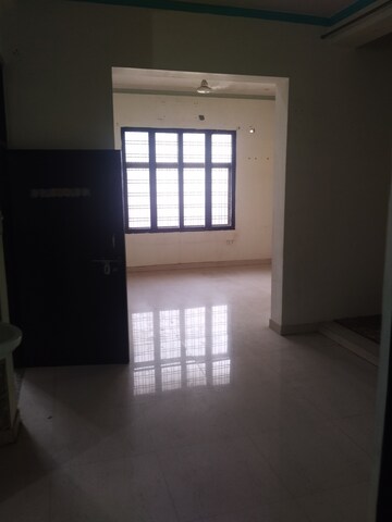 Room in 2 BHK Independent House at Gomti Nagar – for Rent