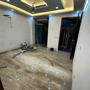 Room in 2 BHK Builder Floor at Masjid Moth – for Rent