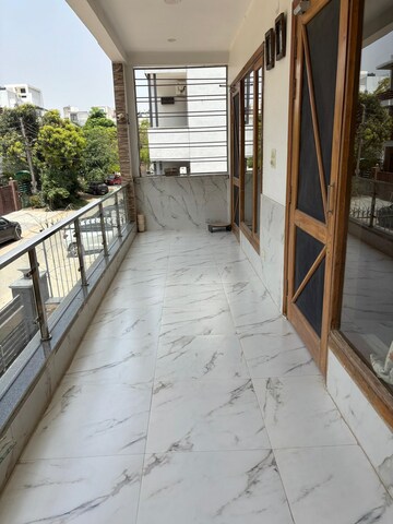 Balcony in 2 BHK Builder Floor at Ansal Sushant Apartments, Sushant Lok I – for Rent