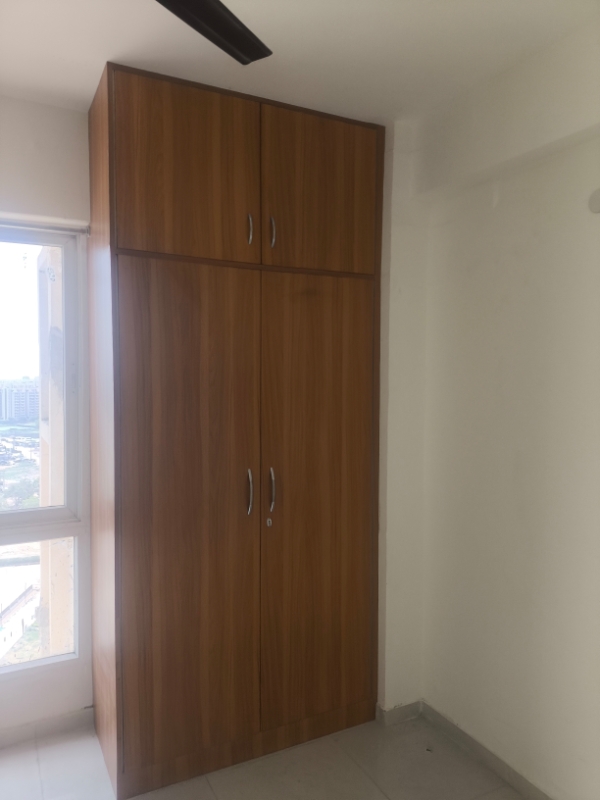 2 BHK + Pooja Room Apartment For Rent in Signature Global Proxima Phase 2