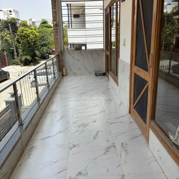 3 BHK Builder Floor For Rent in Global Foyer, Golf Course Road