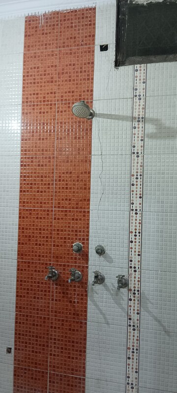 Bathroom in 2.5 BHK Builder Floor at Ashok Nagar – for Rent