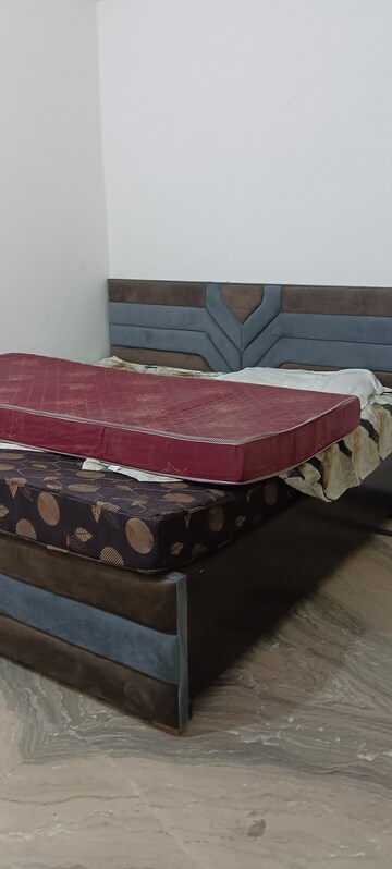 Bedroom in 2.5 BHK Builder Floor at Ashok Nagar – for Rent