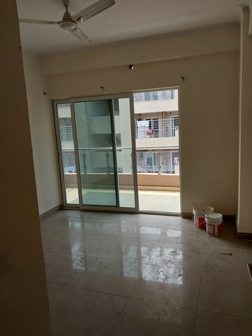 Room in 2 BHK Apartment at Gaurs Cascades, Raj Nagar Extension – for Sale