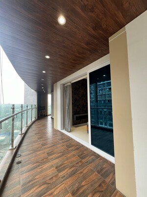 Room in 2 BHK Apartment at Gauri Excellency, Kandivali West – for Sale