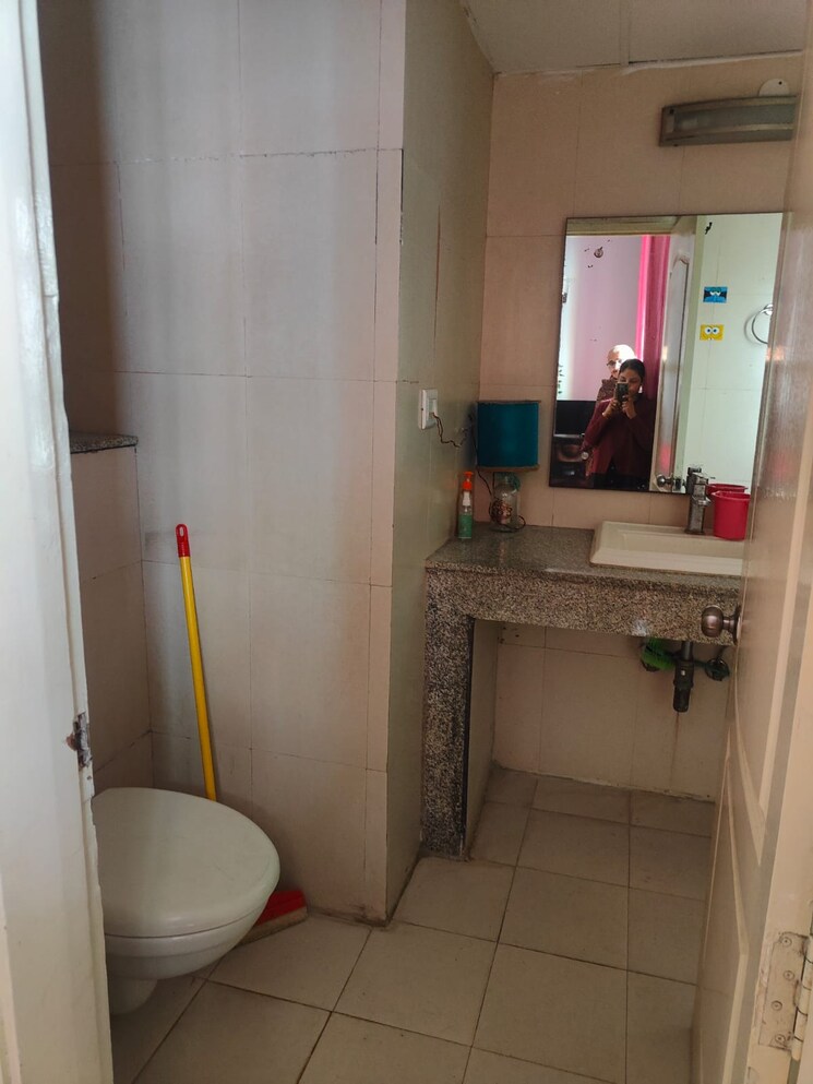 Bathroom, raheja-atharva 3 Bedroom 1808 Sq.Ft. Apartment In Sector 109 Gurgaon 8637363