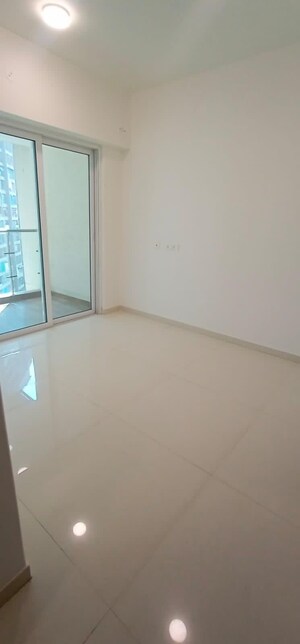 Room in 1 BHK Apartment at Gauri Excellency, Kandivali West – for Sale