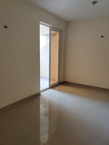 Room in 3 BHK Apartment at Amrapali Golf Homes, Sector 4 Greater Noida – for Rent