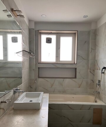 Bathroom in 4 BHK Builder Floor at BPTP Amstoria, Sector 102 – for Rent
