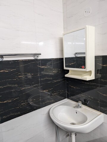 Master Bedroom in 2 BHK Independent House at Lajpat Nagar 4 – for Rent