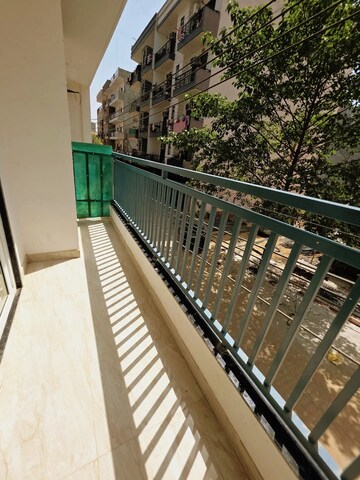 Balcony in 2 BHK Builder Floor at Surendra Avenue 69, Sector 69 – for Rent