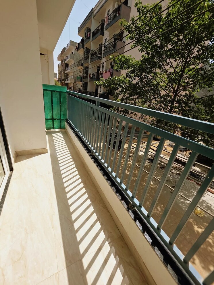 Balcony, surendra-avenue-69 2 Bedroom 1800 Sq.Ft. Builder Floor In Sector 69 Gurgaon 8637624