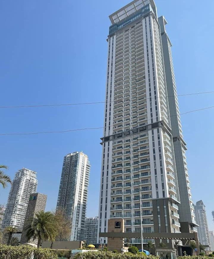 4 BHK + Servant Room Apartment For Sale in M3M Latitude