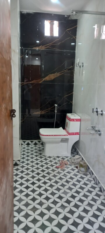 1 RK Independent House For Rent in South Delhi