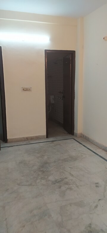 Furnished Amenities in 1 BHK Builder Floor at Kalkaji – for Rent
