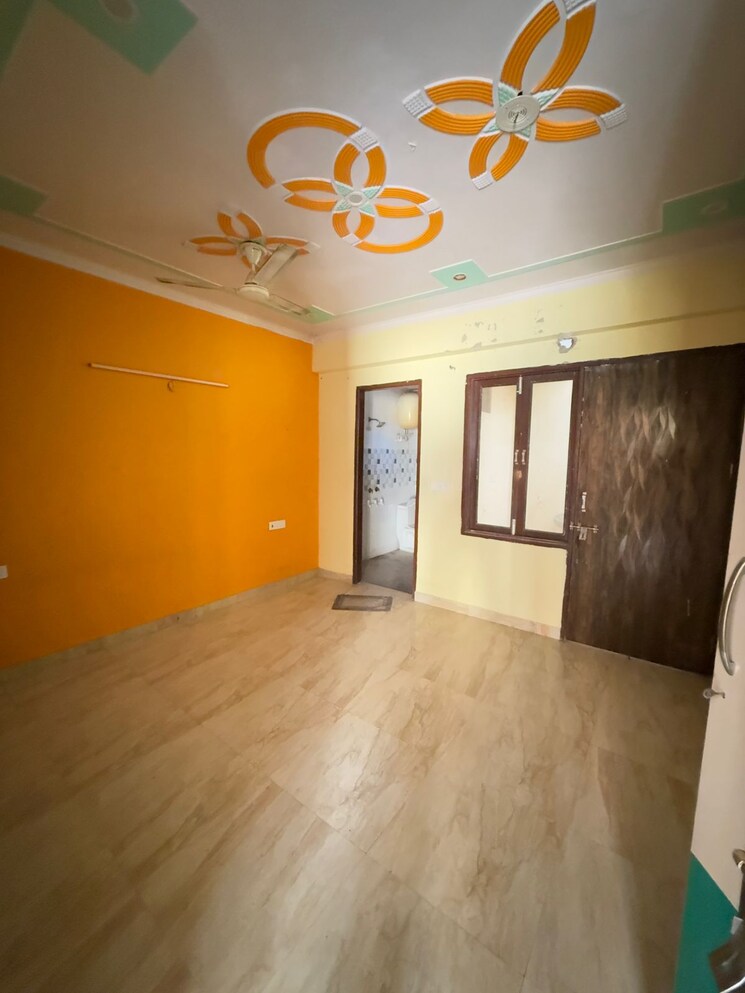 Room, sector 116 2 Bedroom 1300 Sq.Ft. Independent House In Sector 116 Noida 8637786