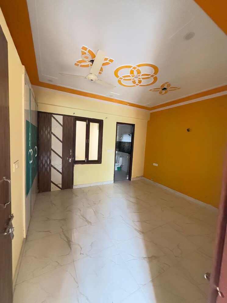 Room, sector 116 2 Bedroom 1300 Sq.Ft. Independent House In Sector 116 Noida 8637786