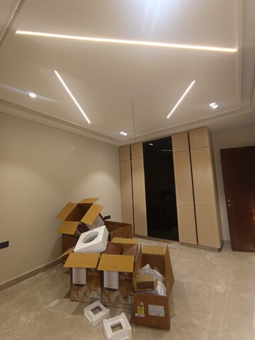Master Bedroom in 3.5 BHK Apartment at Navbharat Apartments, Paschim Vihar – for Rent