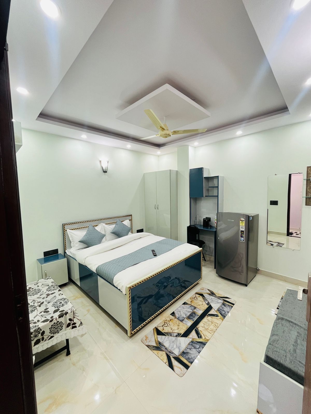1 RkBuilder Floor For Rent in East of Kailash Block-B RWA