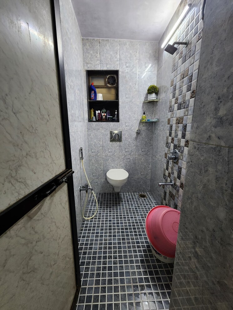 Bathroom, alica-nagar-chs 2 Bedroom 650 Sq.Ft. Apartment In Kandivali East Mumbai 8637779