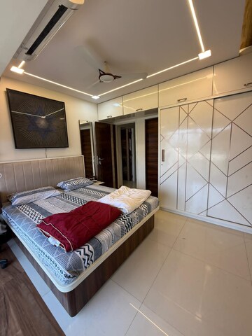 2 BHK Apartment For Rent in Kanakia Hollywood, Versova