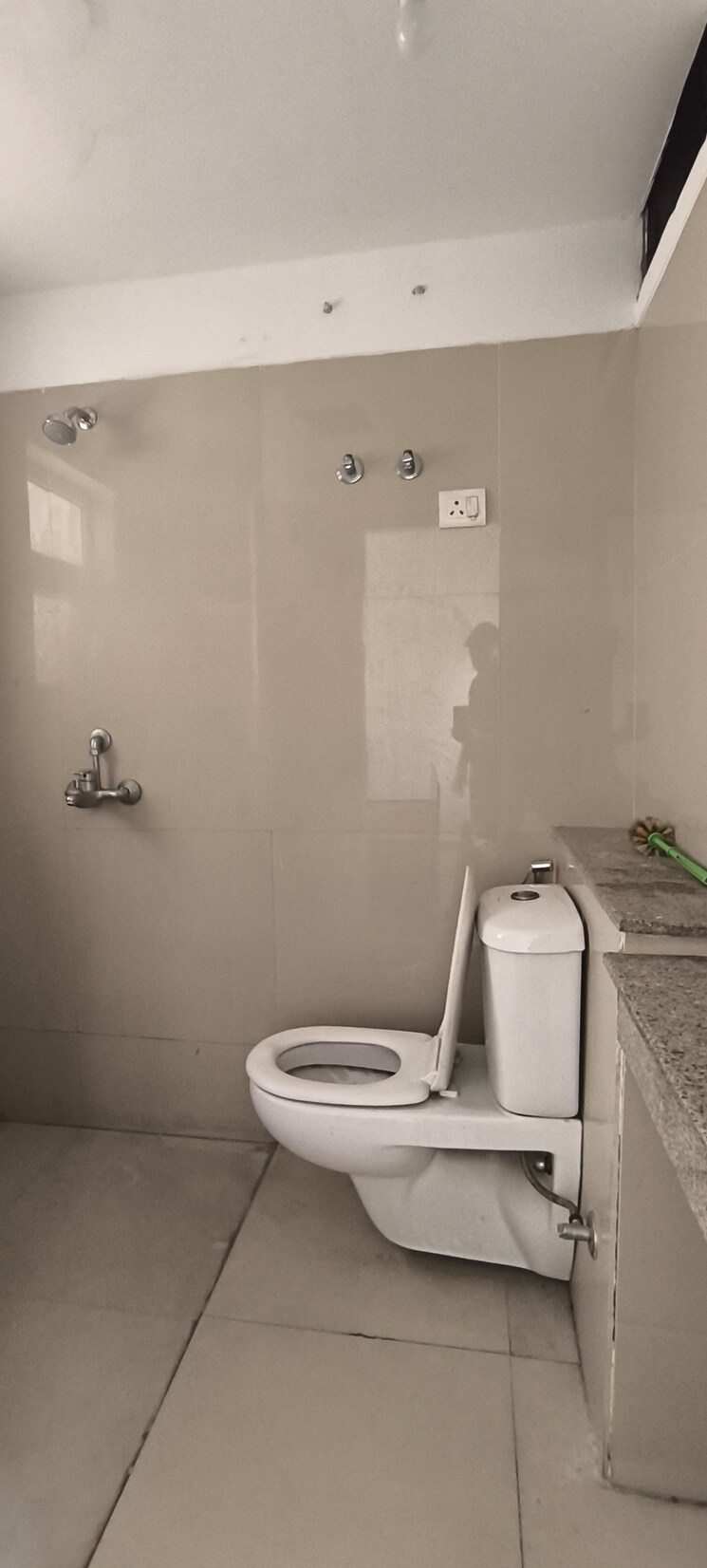 Bathroom, emaar-gurgaon-greens 4 Bedroom 3200 Sq.Ft. Penthouse In Sector 102 Gurgaon 8637824