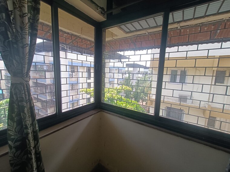 Balcony, vrindavan-chs-thane-west 2 Bedroom 770 Sq.Ft. Apartment In Vrindavan Society Thane 8637854