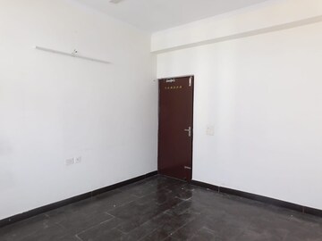 Room in 3 BHK Apartment at Techman Moti Residency, Raj Nagar Extension – for Rent