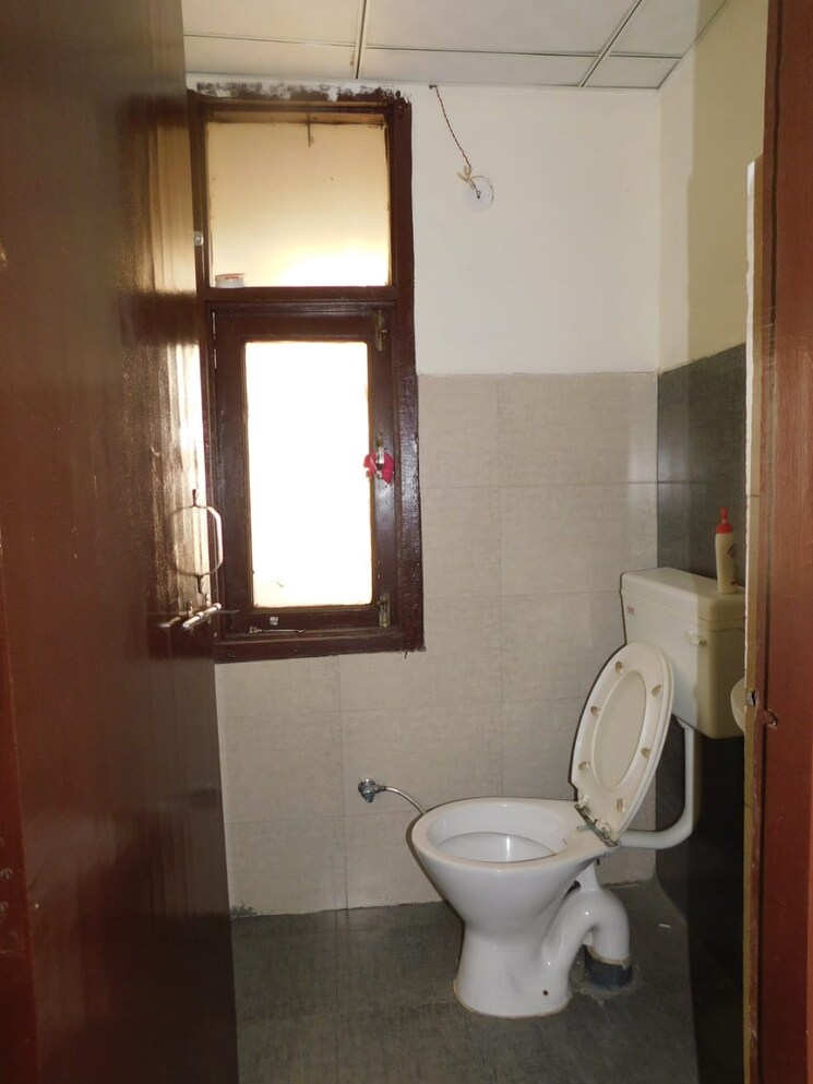 Bathroom, techman-moti-residency 3 Bedroom 1350 Sq.Ft. Apartment In Raj Nagar Extension Ghaziabad 8637862