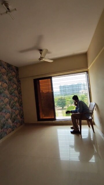 2 BHK Apartment For Rent in Suryakiran Tower, Kandivali East