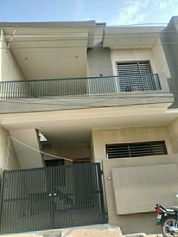 5 BHK Independent House For Sale in Model Town