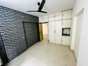 2 BHK Apartment For Rent in Umiya Tower, Mulund East