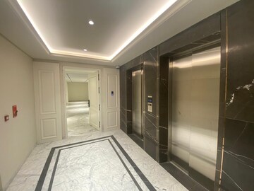 Lift in 2.5 BHK Apartment at Khirki Extension – for Sale