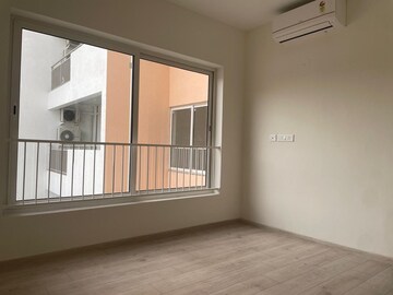 Room in 2 BHK Apartment at Shapoorji Pallonji Joyville Gurgaon, Sector 102 – for Rent