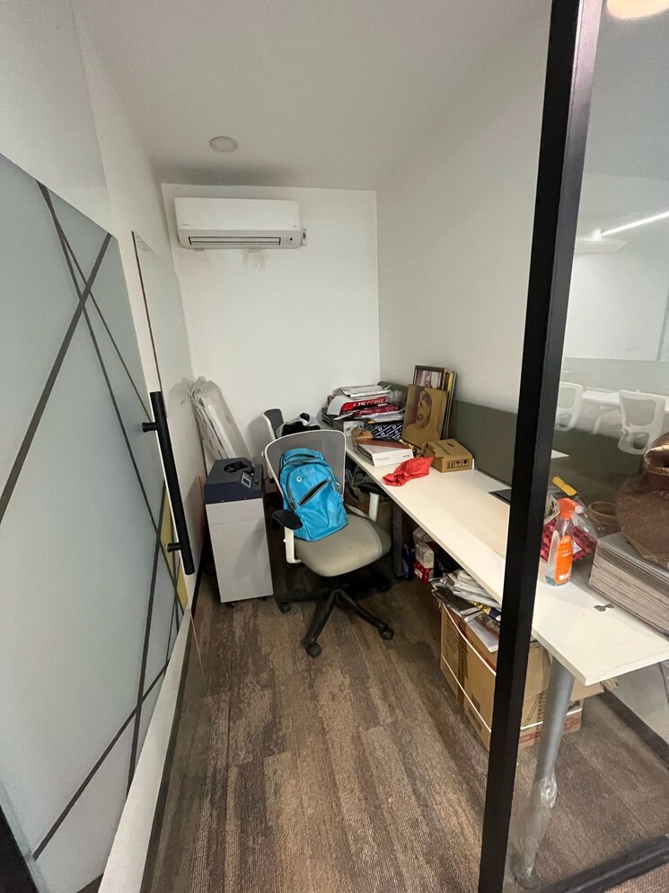 Team Area, bestfield Commercial Office Space 1700 Sq.Ft. In Netaji Subhash Place Delhi 8638036