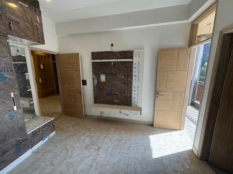 Living Room, sector 73 2 Bedroom 1100 Sq.Ft. Builder Floor In Sector 73 Noida 8638045