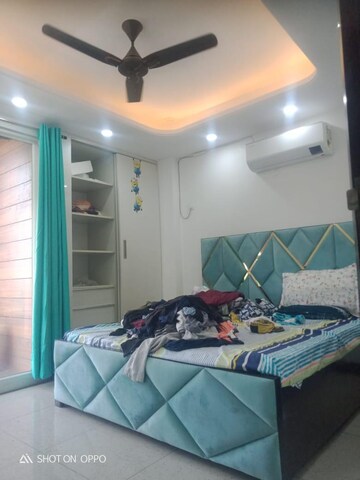 Bedroom in 3 BHK Builder Floor at Sector 48 – for Rent