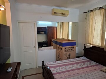 Room in 3 BHK Apartment at Orchid Petals, Sector 49 – for Rent