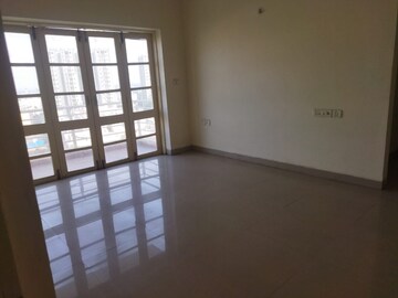 Room in 3.5 BHK Apartment at Parkway Tivoli Apartment, Whitefield – for Sale