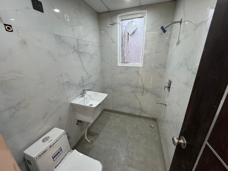 Bathroom, sector 73 2 Bedroom 950 Sq.Ft. Builder Floor In Sector 73 Noida 8638084