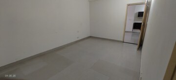 Room in 3 BHK Apartment at Amolik Residency, Sector 86 – for Rent