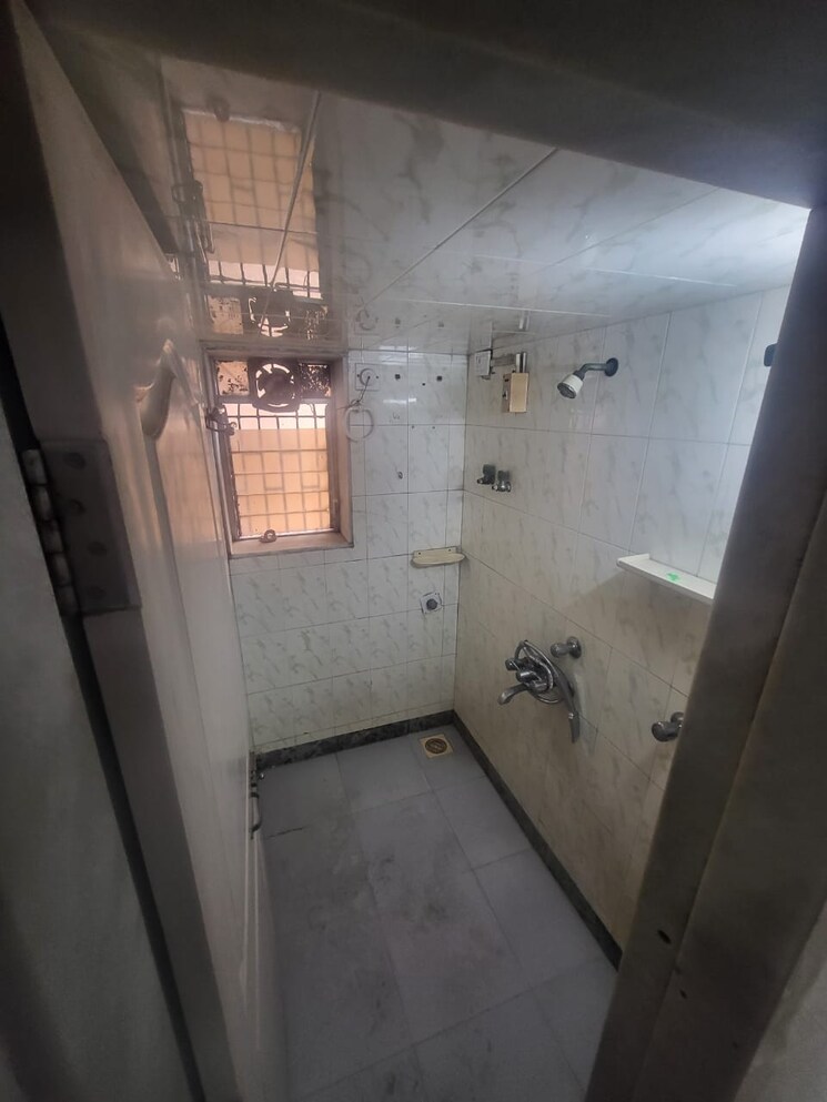 Bathroom, vasant-apartment-seawoods-sector-36 1 Bedroom 600 Sq.Ft. Apartment In Karave Navi Mumbai 8638101