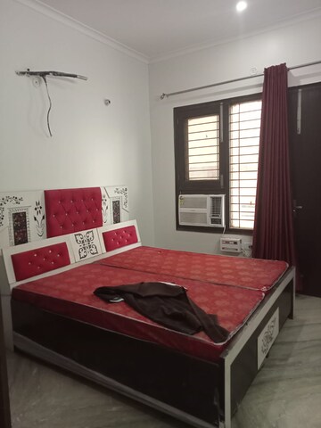 Bedroom in 3 BHK Builder Floor at Ardee City, Sector 52 – for Rent