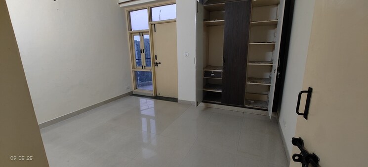 Room, parklands 4 Bedroom 350 Sq.Yd. Builder Floor In Sector 85 Faridabad 8638171