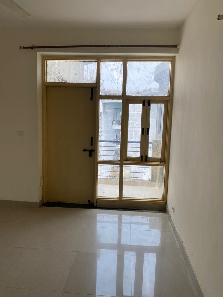 Room, parklands 4 Bedroom 350 Sq.Yd. Builder Floor In Sector 85 Faridabad 8638171