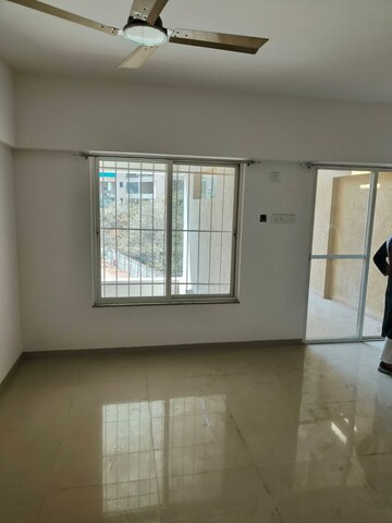 Room in 2 BHK Apartment at Cleveland Park, Mohammadwadi – for Rent